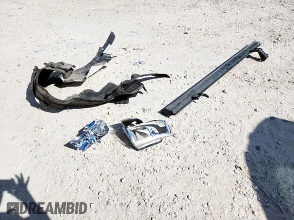 ✅ 2015 Ford Expedition Limited • VIN: 1FMJU2AT1FEF28232 • Lot: 84970825. Wystawiony na Copart z przebiegiem 217 743 mil. Bezpłatny archiwum sprzedaży aukcyjnych z USA i szczegółowy raport historii pojazdu na DreamBid. Zdjęcie 13.