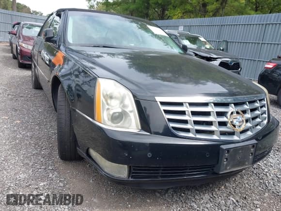 ✅ 2008 Cadillac DTS 1SC • VIN: 1G6KD57Y88U184603 • Lot: 43226183. Wystawiony na IAAI z przebiegiem 101 554 mil. Bezpłatny archiwum sprzedaży aukcyjnych z USA i szczegółowy raport historii pojazdu na DreamBid. Zdjęcie 1.