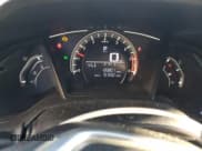 ✅ 2017 Honda Civic LX • VIN: 2HGFC2F50HH537704 • Lot: 92633415. Wystawiony na Copart z przebiegiem 128 801 mil. Bezpłatny archiwum sprzedaży aukcyjnych z USA i szczegółowy raport historii pojazdu na DreamBid. Zdjęcie 9.