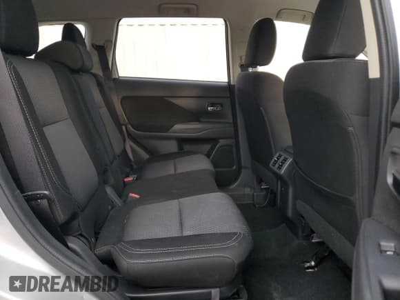 ✅ 2019 Mitsubishi Outlander ES • VIN: JA4AZ2A34KZ609258 • Лот: 92850515. Опубликован ранее на Copart с пробегом 157 349 миль. Бесплатный доступ к архиву аукционных продаж из США и подробный отчёт об истории автомобиля на DreamBid. Изображение 11.