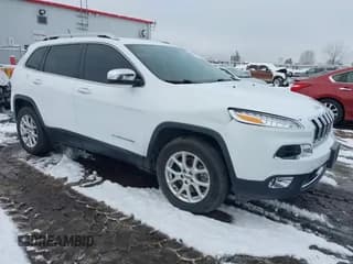✅ 2015 Jeep Cherokee Latitude • VIN: 1C4PJMCS2FW787801 • Lot: 43832642. Wystawiony na IAAI z przebiegiem 73 076 mil. Bezpłatny archiwum sprzedaży aukcyjnych z USA i szczegółowy raport historii pojazdu na DreamBid. Zdjęcie 1.