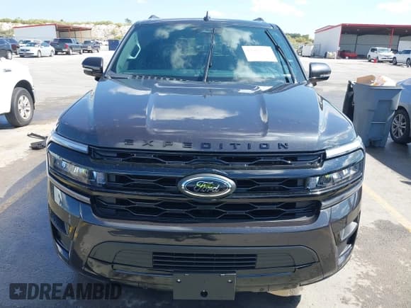 ✅ 2024 Ford Expedition Limited • VIN: 1FMJU1K88REA96473 • Lot: 43406938. Listed on IAAI with 13,285 mi. Free auction sales archive from the USA and detailed vehicle history report at DreamBid. Image 12.