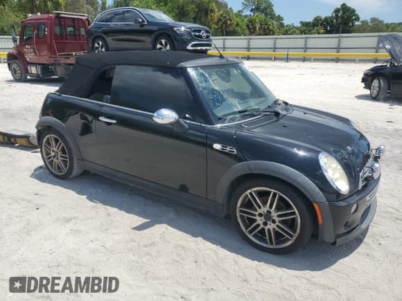 ✅ 2005 MINI Convertible S • VIN: WMWRH33425TF83094 • Lot: 66948845. Wystawiony na Copart z przebiegiem Nie podano. Bezpłatny archiwum sprzedaży aukcyjnych z USA i szczegółowy raport historii pojazdu na DreamBid. Zdjęcie 4.