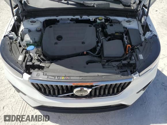 ✅ 2025 Volvo XC40 Plus Bright Theme • VIN: YV4L12UEXS2463599 • Лот: 50403635. Опубликован ранее на Copart с пробегом 4 767 миль. Бесплатный доступ к архиву аукционных продаж из США и подробный отчёт об истории автомобиля на DreamBid. Изображение 12.
