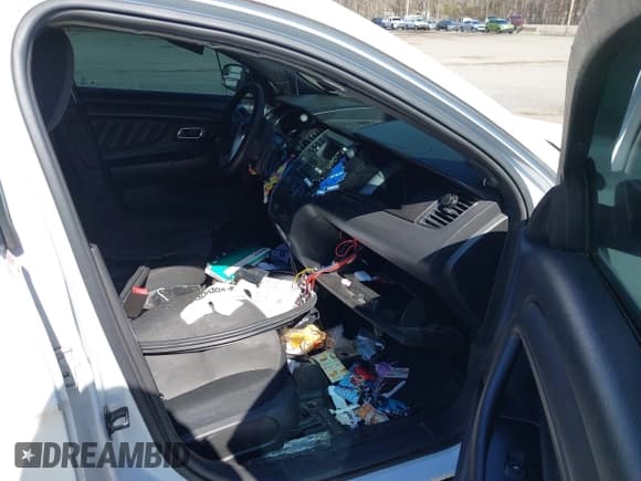 ✅ 2013 Ford Police Interceptor • VIN: 1FAHP2M82DG134893 • Lot: 41813145. Wystawiony na IAAI z przebiegiem Nie podano. Bezpłatny archiwum sprzedaży aukcyjnych z USA i szczegółowy raport historii pojazdu na DreamBid. Zdjęcie 5.