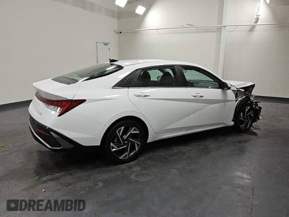 ✅ 2025 Hyundai Elantra SEL Convenience • VIN: KMHLS4DG5SU948424 • Lot: 90835265. Wystawiony na Copart z przebiegiem 11 226 mil. Bezpłatny archiwum sprzedaży aukcyjnych z USA i szczegółowy raport historii pojazdu na DreamBid. Zdjęcie 3.