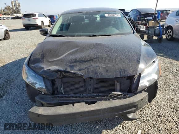 ✅ 2014 Volkswagen Passat S • VIN: 1VWAS7A34EC103585 • Lot: 70380135. Wystawiony na Copart z przebiegiem 122 892 mil. Bezpłatny archiwum sprzedaży aukcyjnych z USA i szczegółowy raport historii pojazdu na DreamBid. Zdjęcie 5.