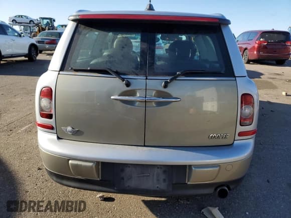 ✅ 2008 MINI Clubman • VIN: WMWML33578TJ46369 • Lot: 92269325. Wystawiony na Copart z przebiegiem 126 324 mil. Bezpłatny archiwum sprzedaży aukcyjnych z USA i szczegółowy raport historii pojazdu na DreamBid. Zdjęcie 6.