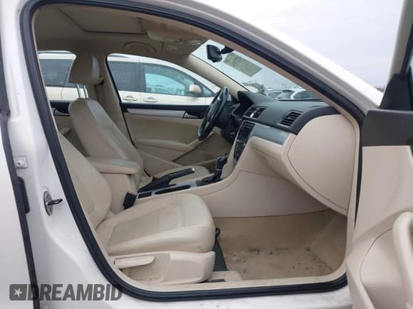 ✅ 2013 Volkswagen Passat SE • VIN: 1VWBP7A38DC132429 • Lot: 43717054. Listed on IAAI with 252,614 mi. Free auction sales archive from the USA and detailed vehicle history report at DreamBid. Image 5.