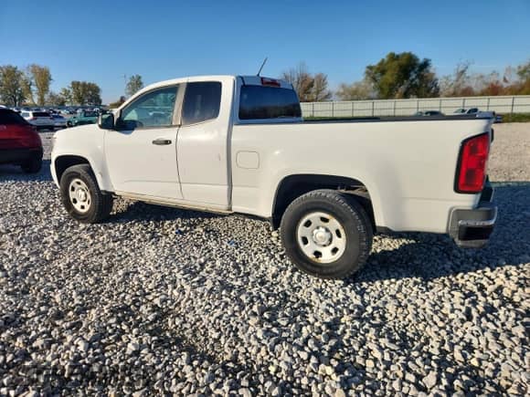 2015 Chevrolet Colorado 2WD WT with VIN 1GCHSAEA3F1188889, listed as a Copart auction lot 90101445 with 145,090 mi miles and Clean title. Bid and sale history available at DreamBid. Image 2.