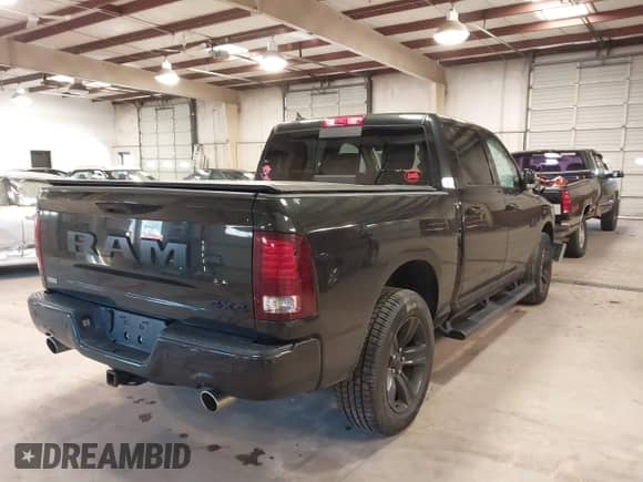 2017 Ram 1500 Night z VIN 1C6RR7MT0HS831726, wystawiony jako IAAI lot #41642459 z przebiegiem 90 423 mil mil oraz . Historia ofert i sprzedaży dostępna na DreamBid. Obrazek 4.