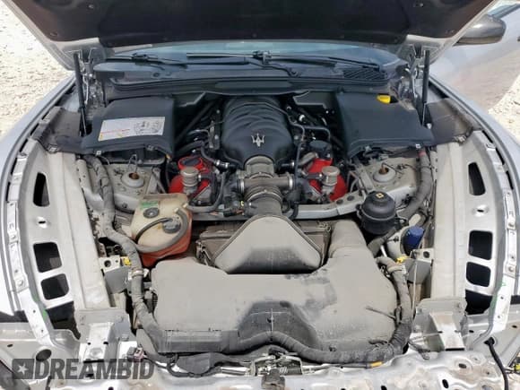 ✅ 2012 Maserati GranTurismo Sport • VIN: ZAM45MMA2C0060925 • Lot: 63386145. Wystawiony na Copart z przebiegiem 35 101 mil. Bezpłatny archiwum sprzedaży aukcyjnych z USA i szczegółowy raport historii pojazdu na DreamBid. Zdjęcie 11.