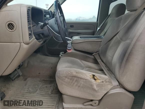 ✅ 2004 Chevrolet Silverado 2500HD LS • VIN: 1GCHK23U04F194278 • Lot: 83757055. Wystawiony na Copart z przebiegiem 261 583 mil. Bezpłatny archiwum sprzedaży aukcyjnych z USA i szczegółowy raport historii pojazdu na DreamBid. Zdjęcie 7.