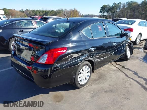✅ 2019 Nissan Versa SV • VIN: 3N1CN7AP0KL817030 • Lot: 43784736. Listed on IAAI with 53,210 mi. Free auction sales archive from the USA and detailed vehicle history report at DreamBid. Image 4.