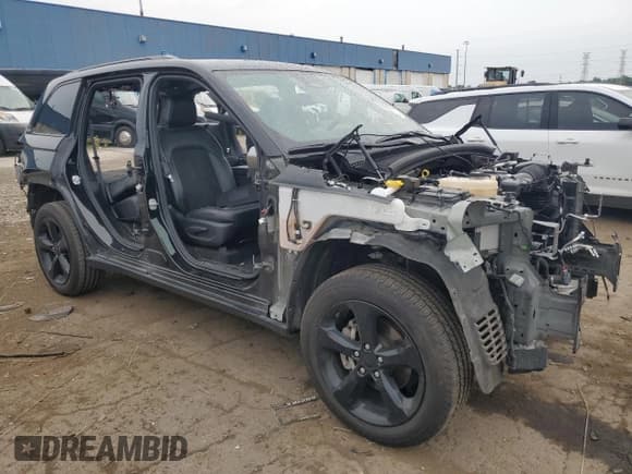 ✅ 2022 Jeep Grand Cherokee Altitude • VIN: 1C4RJHAG9N8573857 • Lot: 64008115. Listed on Copart with Not provided. Free auction sales archive from the USA and detailed vehicle history report at DreamBid. Image 4.