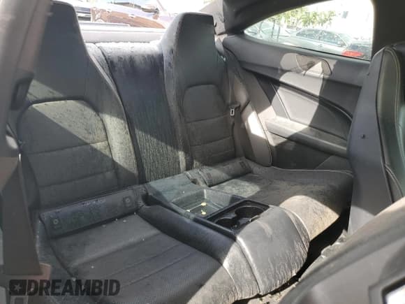 ✅ 2013 Mercedes-Benz C 250 • VIN: WDDGJ4HB4DG097490 • Lot: 58308455. Wystawiony na Copart z przebiegiem 130 067 mil. Bezpłatny archiwum sprzedaży aukcyjnych z USA i szczegółowy raport historii pojazdu na DreamBid. Zdjęcie 10.