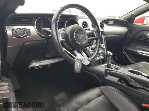 ✅ 2021 Ford Mustang EcoBoost • VIN: 1FATP8UH0M5116613 • Lot: 58559435. Wystawiony na Copart z przebiegiem 68 995 mil. Bezpłatny archiwum sprzedaży aukcyjnych z USA i szczegółowy raport historii pojazdu na DreamBid. Zdjęcie 8.