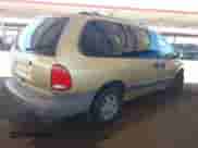 1996 Dodge Caravan SE with VIN 1B4GP44R1TB284139, listed as a IAAI auction lot 42263249 with 264,001 mi miles and . Bid and sale history available at DreamBid. Image 4.