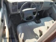 ✅ 1995 Chevrolet S-10 • VIN: 1GCCS1441S8161729 • Лот: 62607324. Опубликован ранее на Copart с пробегом 69 557 миль. Бесплатный доступ к архиву аукционных продаж из США и подробный отчёт об истории автомобиля на DreamBid. Изображение 8.