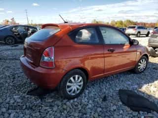 2008 Hyundai Accent GS z VIN KMHCM36C38U076784, wystawiony jako Copart lot #75734804 z przebiegiem 220 221 mil mil oraz Czysty tytuł • Clean title. Historia ofert i sprzedaży dostępna na DreamBid. Obrazek 3.