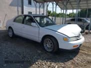 ✅ 1994 Honda Accord EX • VIN: 1HGCD5656RA085372 • Lot: 40337421. Listed on IAAI with 99,800 mi. Free auction sales archive from the USA and detailed vehicle history report at DreamBid. Image 1.