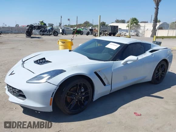 ✅ 2019 Chevrolet Corvette 1LT • VIN: 1G1YB2D7XK5101870 • Lot: 43274511. Wystawiony na IAAI z przebiegiem 89 217 mil. Bezpłatny archiwum sprzedaży aukcyjnych z USA i szczegółowy raport historii pojazdu na DreamBid. Zdjęcie 6.