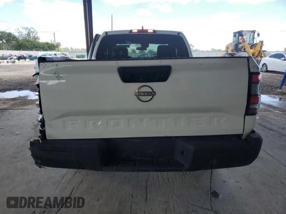 ✅ 2024 Nissan Frontier S • VIN: 1N6ED1CLXRN640784 • Лот: 90844145. Опубликован ранее на Copart с пробегом 27 604 миль. Бесплатный доступ к архиву аукционных продаж из США и подробный отчёт об истории автомобиля на DreamBid. Изображение 6.