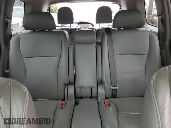 ✅ 2013 Toyota Highlander SE • VIN: 5TDZK3EHXDS128184 • Лот: 82076025. Опубликован ранее на Copart с пробегом 117 227 миль. Бесплатный доступ к архиву аукционных продаж из США и подробный отчёт об истории автомобиля на DreamBid. Изображение 10.