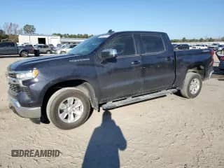 2023 Chevrolet Silverado 1500 LT z VIN 1GCPDDEK3PZ239228, wystawiony jako Copart lot #82820014 z przebiegiem 43 602 mil mil oraz Szkoda całkowita • Salvage title. Historia ofert i sprzedaży dostępna na DreamBid. Obrazek 1.