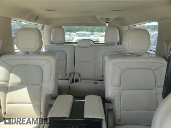 ✅ 2019 Lincoln Navigator Reserve • VIN: 5LMJJ3LT6KEL07874 • Лот: 63613023. Опубликован ранее на Copart с пробегом 82 077 миль. Бесплатный доступ к архиву аукционных продаж из США и подробный отчёт об истории автомобиля на DreamBid. Изображение 10.