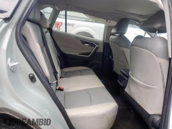 ✅ 2021 Toyota RAV4 XLE Premium • VIN: 2T3C1RFV7MW151789 • Лот: 58700795. Опубликован ранее на Copart с пробегом 105 648 миль. Бесплатный доступ к архиву аукционных продаж из США и подробный отчёт об истории автомобиля на DreamBid. Изображение 11.