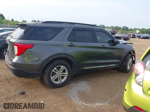 ✅ 2020 Ford Explorer XLT • VIN: 1FMSK8DH9LGC25414 • Lot: 42811786. Wystawiony na IAAI z przebiegiem 115 021 mil. Bezpłatny archiwum sprzedaży aukcyjnych z USA i szczegółowy raport historii pojazdu na DreamBid. Zdjęcie 13.