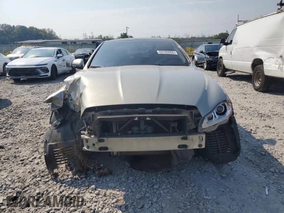 ✅ 2011 Jaguar XJ XJL • VIN: SAJWA2GB4BLV13703 • Lot: 80795555. Wystawiony na Copart z przebiegiem 195 089 mil. Bezpłatny archiwum sprzedaży aukcyjnych z USA i szczegółowy raport historii pojazdu na DreamBid. Zdjęcie 5.