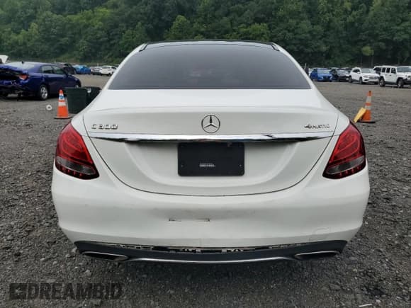 ✅ 2016 Mercedes-Benz C 300 Luxury • VIN: WDDWF4KB2GR142683 • Лот: 67353735. Опубликован ранее на Copart с пробегом 92 187 миль. Бесплатный доступ к архиву аукционных продаж из США и подробный отчёт об истории автомобиля на DreamBid. Изображение 6.