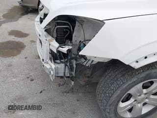 ✅ 2014 Chevrolet Captiva Sport LS • VIN: 3GNAL2EK4ES590762 • Lot: 41539049. Wystawiony na IAAI z przebiegiem 165 111 mil. Bezpłatny archiwum sprzedaży aukcyjnych z USA i szczegółowy raport historii pojazdu na DreamBid. Zdjęcie 6.