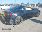 ✅ 2017 Toyota 86 • VIN: JF1ZNAA14H8706798 • Лот: 42331466. Опубликован ранее на IAAI с пробегом 58 681 миль. Бесплатный доступ к архиву аукционных продаж из США и подробный отчёт об истории автомобиля на DreamBid. Изображение 4.