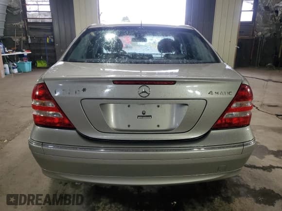 ✅ 2005 Mercedes-Benz C 320 • VIN: WDBRF84J65F557876 • Lot: 76041884. Wystawiony na Copart z przebiegiem 113 664 mil. Bezpłatny archiwum sprzedaży aukcyjnych z USA i szczegółowy raport historii pojazdu na DreamBid. Zdjęcie 6.