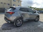 ✅ 2020 Buick Encore GX Essence • VIN: KL4MMFS28LB090749 • Лот: 86026214. Опубликован ранее на Copart с пробегом 24 251 миль. Бесплатный доступ к архиву аукционных продаж из США и подробный отчёт об истории автомобиля на DreamBid. Изображение 3.