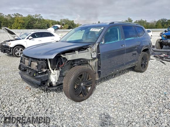 ✅ 2018 Volkswagen Atlas SE • VIN: 1V2CR2CA1JC571871 • Lot: 96149725. Listed on Copart with 90,563 mi. Free auction sales archive from the USA and detailed vehicle history report at DreamBid. Image 1.