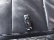 ✅ 2017 Ford Explorer Platinum • VIN: 1FM5K8HT1HGD51155 • Lot: 43648190. Wystawiony na IAAI z przebiegiem 113 686 mil. Bezpłatny archiwum sprzedaży aukcyjnych z USA i szczegółowy raport historii pojazdu na DreamBid. Zdjęcie 11.