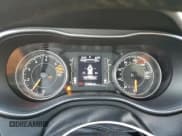 ✅ 2020 Jeep Cherokee Latitude Plus • VIN: 1C4PJMLBXLD594240 • Lot: 91414305. Wystawiony na Copart z przebiegiem 119 680 mil. Bezpłatny archiwum sprzedaży aukcyjnych z USA i szczegółowy raport historii pojazdu na DreamBid. Zdjęcie 9.