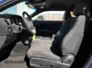 2013 Dodge Challenger SXT z VIN 2C3CDYAGXDH607458, wystawiony jako Copart lot #73729774 z przebiegiem 181 217 mil mil oraz Czysty tytuł • Clean title. Historia ofert i sprzedaży dostępna na DreamBid. Obrazek 7.