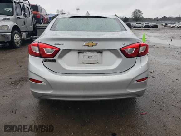 ✅ 2018 Chevrolet Cruze LT • VIN: 1G1BE5SM9J7176697 • Лот: 71470172. Опубликован ранее на Copart с пробегом 114 590 миль. Бесплатный доступ к архиву аукционных продаж из США и подробный отчёт об истории автомобиля на DreamBid. Изображение 6.