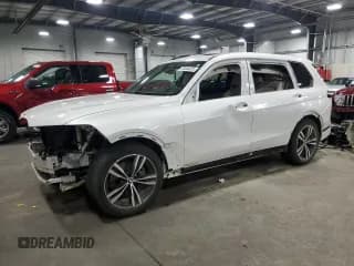 ✅ 2021 BMW X7 xDrive40i • VIN: 5UXCW2C01M9D83887 • Лот: 70344625. Опубликован ранее на Copart с пробегом 132 719 миль. Бесплатный доступ к архиву аукционных продаж из США и подробный отчёт об истории автомобиля на DreamBid. Изображение 1.