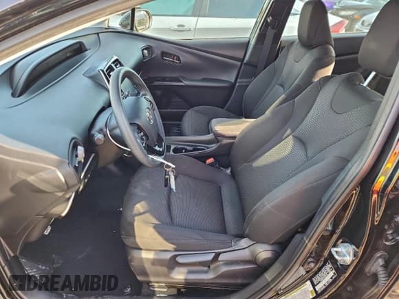 ✅ 2021 Toyota Prius LE • VIN: JTDL9MFU5M3028966 • Lot: 94581885. Wystawiony na Copart z przebiegiem 31 981 mil. Bezpłatny archiwum sprzedaży aukcyjnych z USA i szczegółowy raport historii pojazdu na DreamBid. Zdjęcie 7.