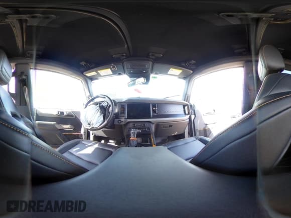 ✅ 2023 Ford Bronco • VIN: 1FMEE5DP1PLB89368 • Lot: 41957069. Wystawiony na IAAI z przebiegiem 14 387 mil. Bezpłatny archiwum sprzedaży aukcyjnych z USA i szczegółowy raport historii pojazdu na DreamBid. Zdjęcie 18.