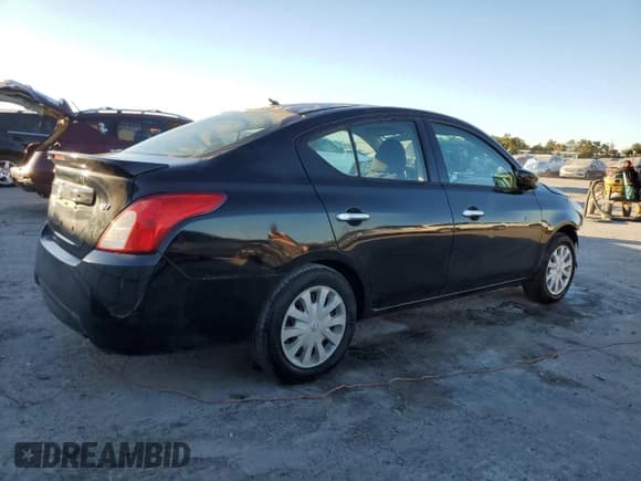 ✅ 2018 Nissan Versa SV • VIN: 3N1CN7AP9JL816621 • Lot: 91975145. Listed on Copart with 92,446 mi. Free auction sales archive from the USA and detailed vehicle history report at DreamBid. Image 3.