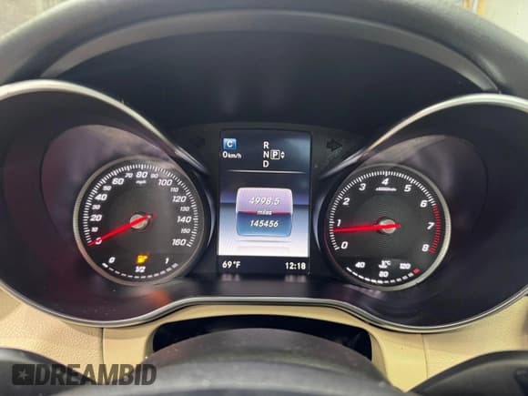 ✅ 2015 Mercedes-Benz C 300 Luxury • VIN: 55SWF4KB0FU020322 • Lot: 65088655. Listed on Copart with 145,456 mi. Free auction sales archive from the USA and detailed vehicle history report at DreamBid. Image 8.