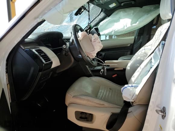 ✅ 2018 Land Rover Discovery HSE • VIN: SALRR2RK1JA074044 • Lot: 53356315. Wystawiony na Copart z przebiegiem Nie podano. Bezpłatny archiwum sprzedaży aukcyjnych z USA i szczegółowy raport historii pojazdu na DreamBid. Zdjęcie 7.