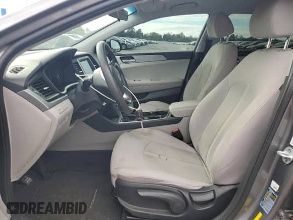 2018 Hyundai Sonata SE с VIN 5NPE24AF8JH615295, выставлен на аукционе Copart как лот 81614175 с пробегом 117 036 миль миль и Списание • Salvage title. История ставок и продаж доступна на DreamBid. Изображение 7.